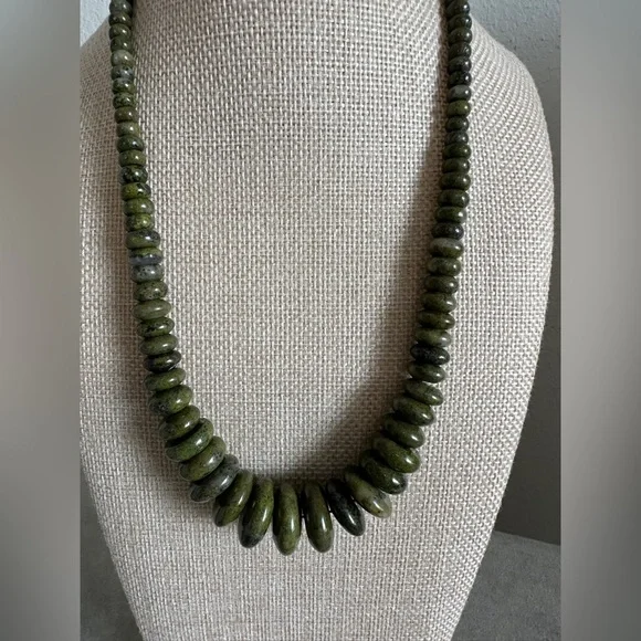 Forest Night Green epidote bead necklace by Jay King - Picture 4 of 14